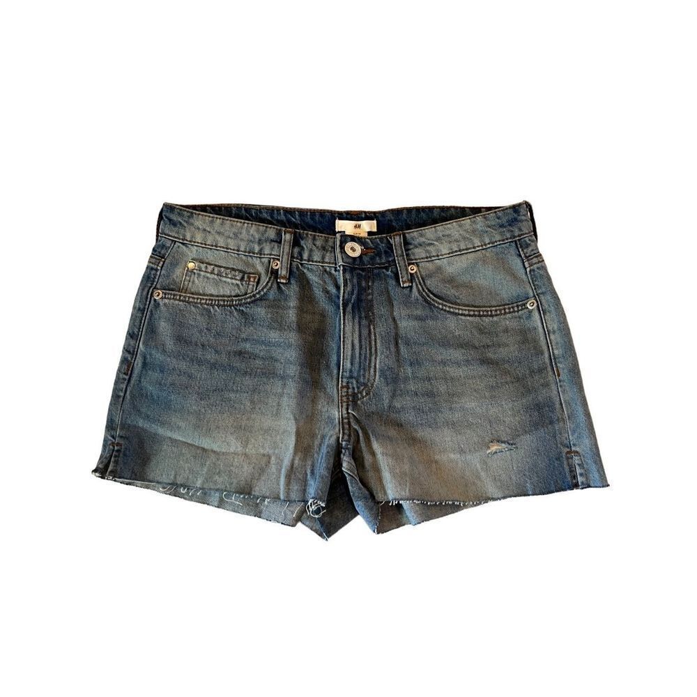 H&M Women's Blue Light Wash Mid-Rise Cut-Off Denim Shorts Size 8 NWT
